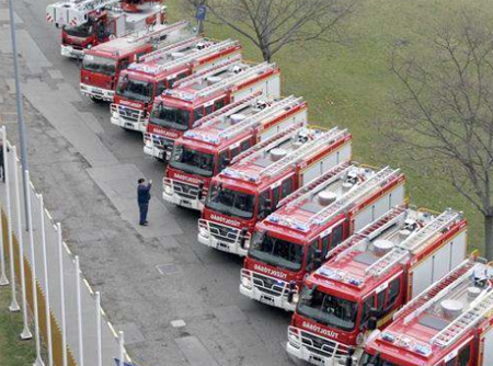 Új tűzoltógépjármű került Gödöllőre és Vácra